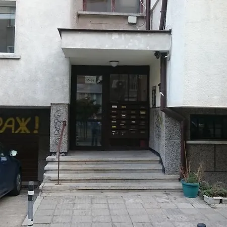 Very Sunny And Comfortable In The Center Апартаменты София